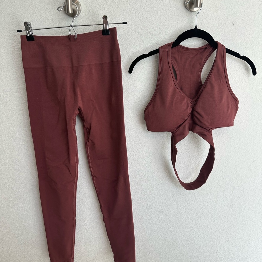 Alphalete Burgundy Cutout Sports Bra & High-Waist Leggings Set - Picture 2 of 5